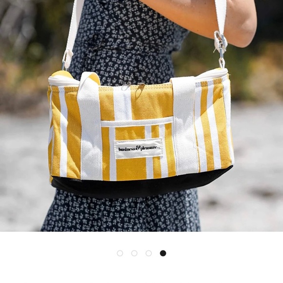 Business & Pleasure co. Holiday Cooler - Picture 4 of 16